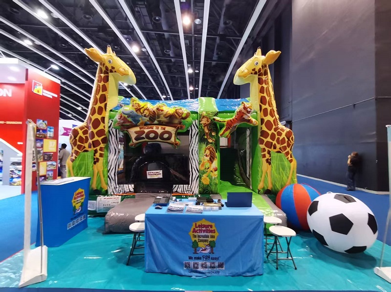 Leisure Activities® traz o zoológico para a IAAPA EXPO ASIA com um castelo inflável inflável de 4 m Leisure Activities® traz o zoológico para a IAAPA EXPO ASIA com um castelo inflável inflável de 4 m