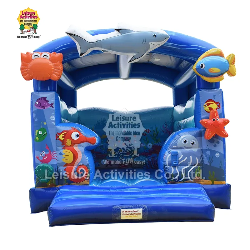 Castelos Bouncy infláveis padrão, um aquário com estrutura Castelos Bouncy infláveis padrão, um aquário com estrutura