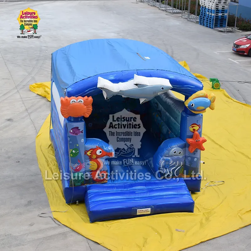 Castelos Bouncy infláveis padrão, um aquário com estrutura